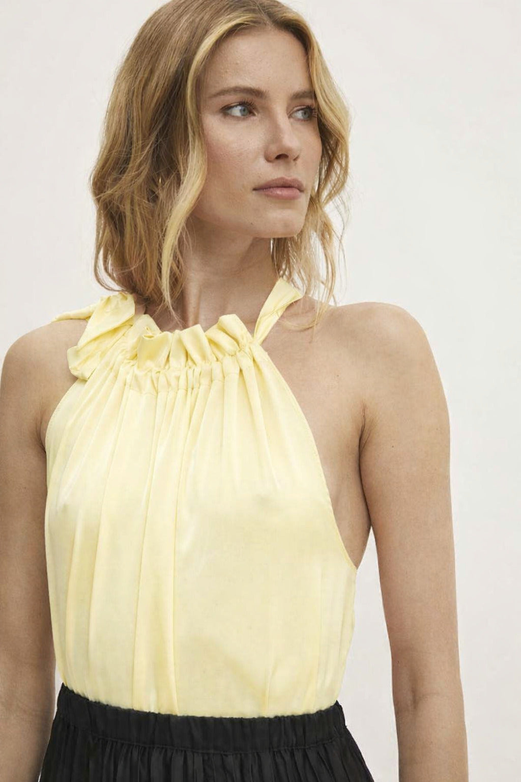 Elisabeth Satin-Oberteil Bluse mit Schleife am Kragen