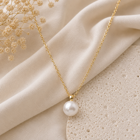 HALSKETTE ESSENCE Gold – Zeitlose Eleganz mit natürlicher Süßwasserperle