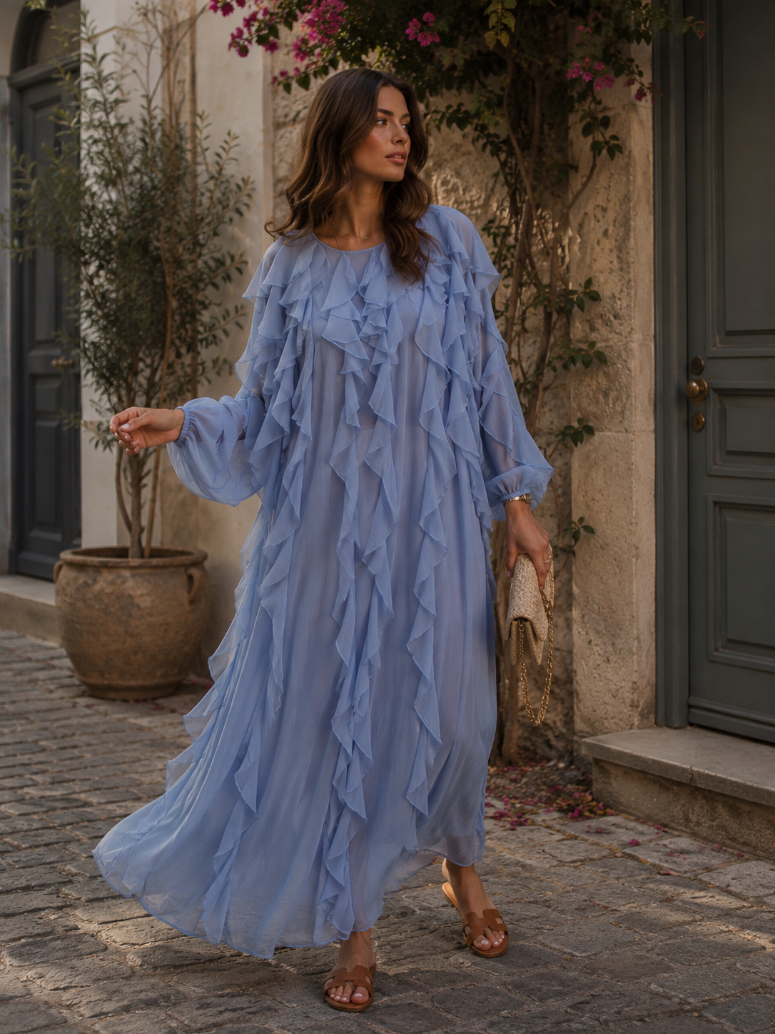 Langes Rüschenkleid – Feminine Eleganz mit fließender Leichtigkeit