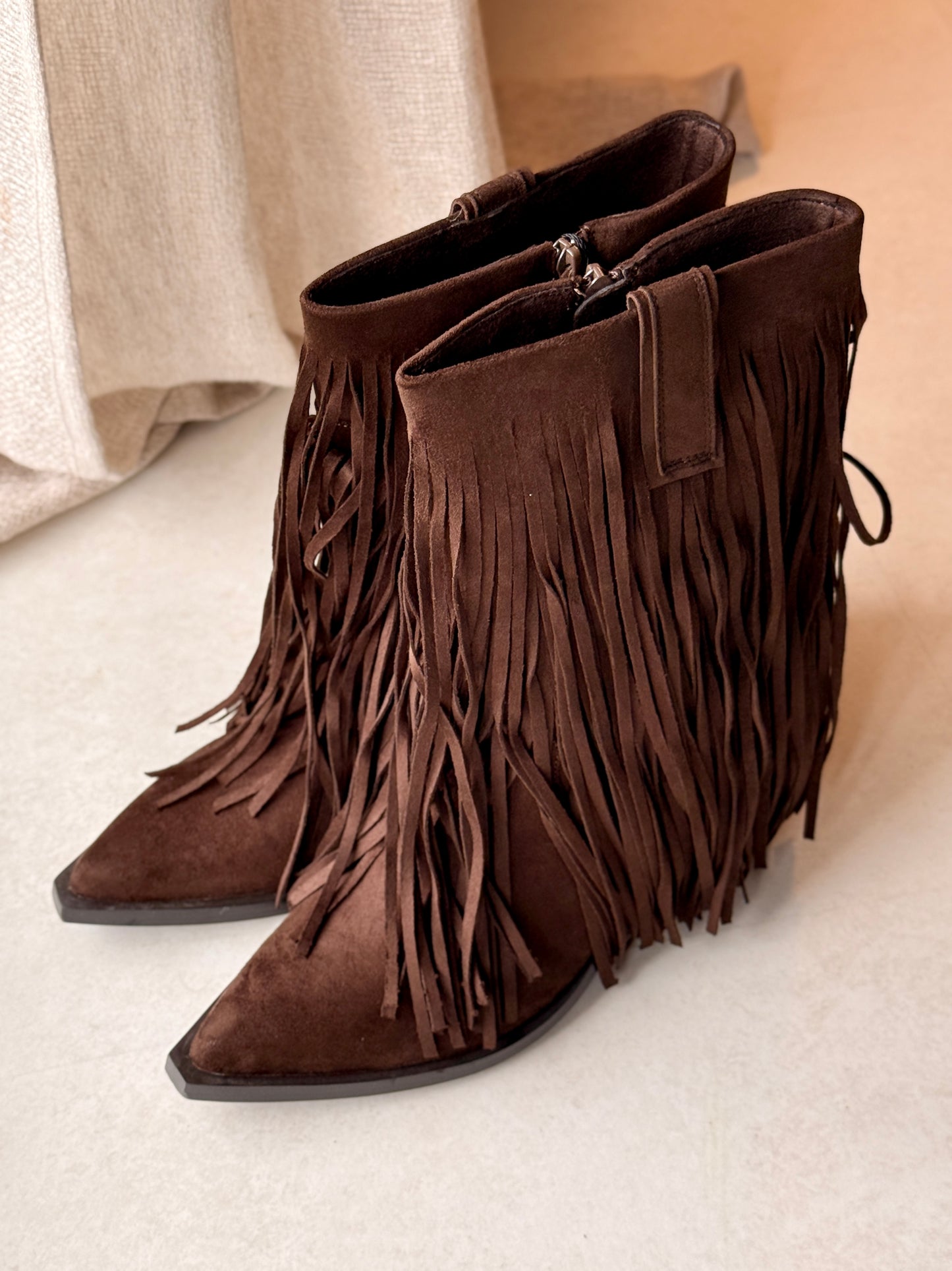 Stiefeletten mit Fransen Spitze Cowboy Boots Braun Western Ankle Boots Mittlerer Absatz Boho Stiefel hippy style für Damen und Frauen M5813