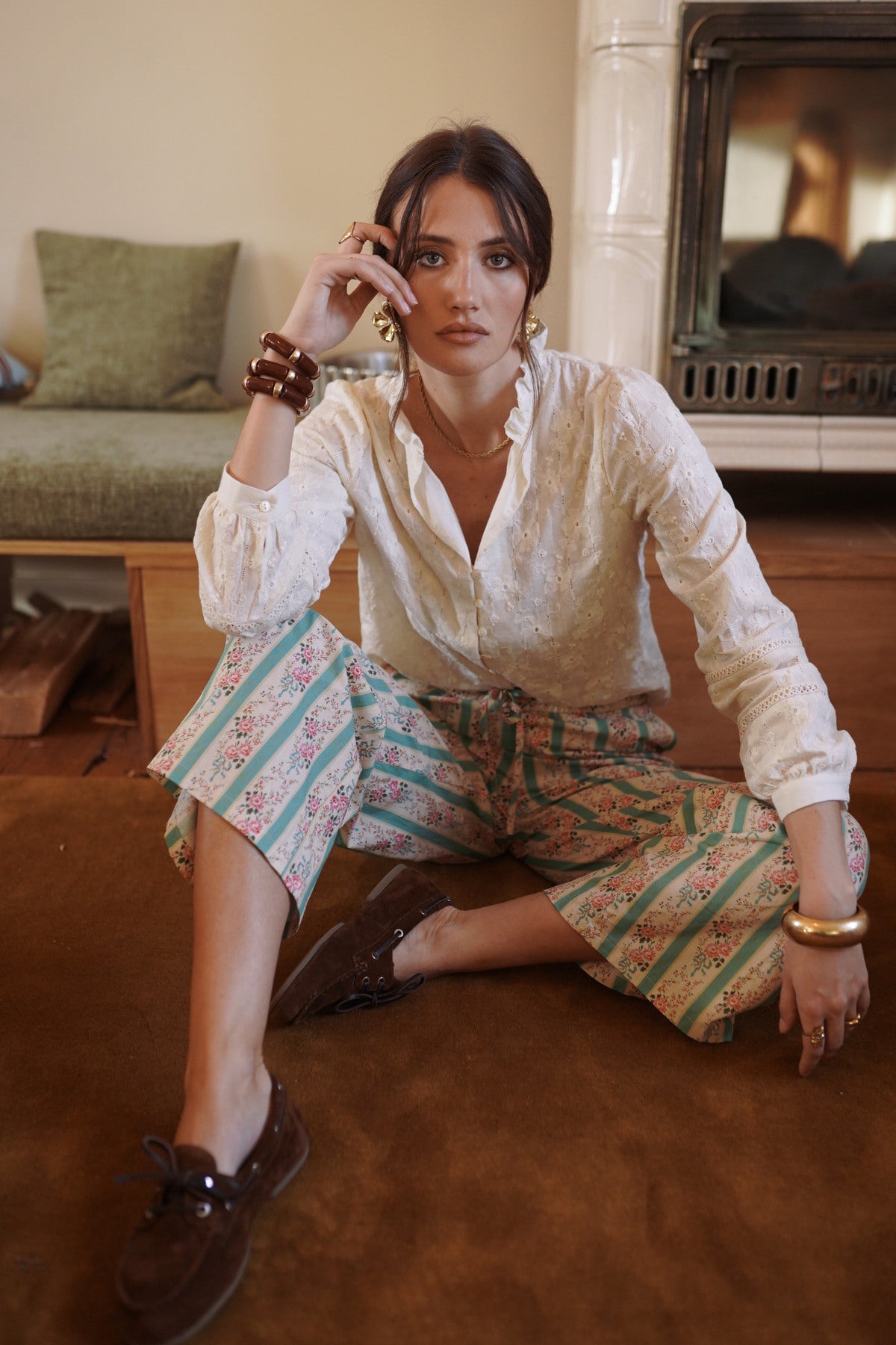 Bestickte Baumwollbluse Amélie in Creme mit Rüschenkragen