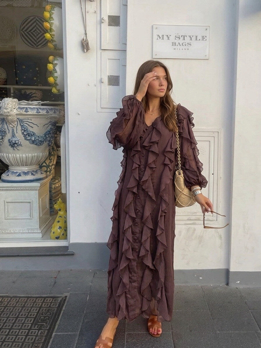 Langes Rüschenkleid – Feminine Eleganz mit fließender Leichtigkeit